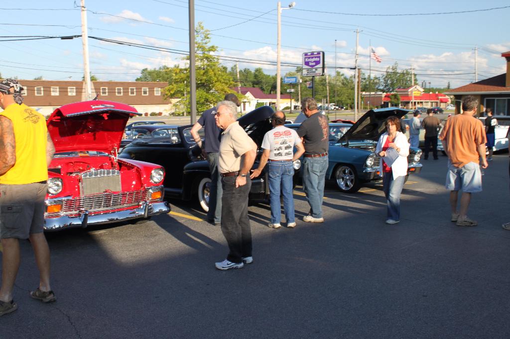 2010 Buffalo Roadhouse Monday Night Cruise: Image 1