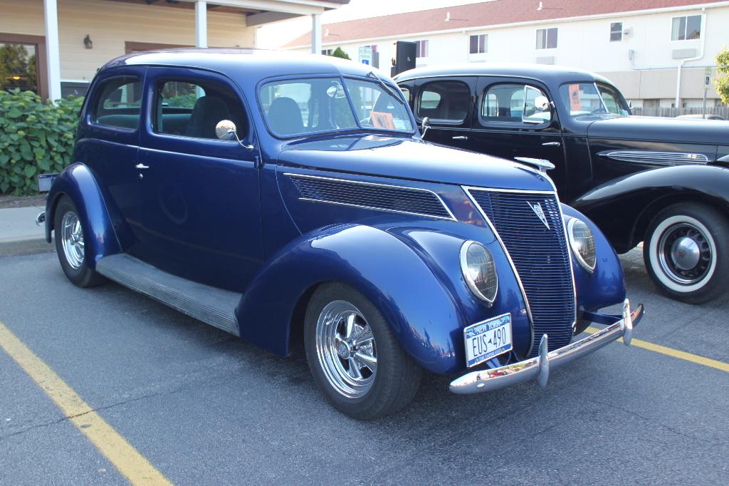 2010 Buffalo Roadhouse Monday Night Cruise: Image 3