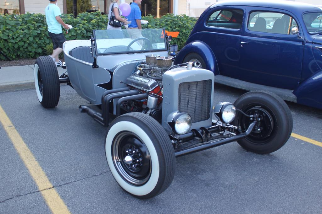 2010 Buffalo Roadhouse Monday Night Cruise: Image 4