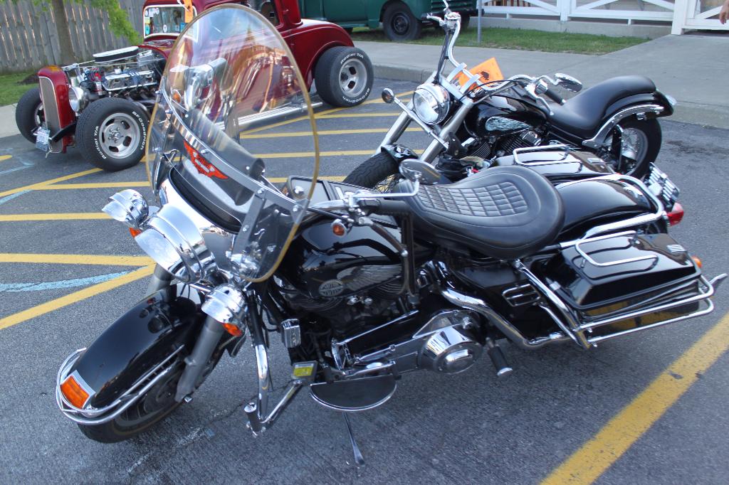 2010 Buffalo Roadhouse Monday Night Cruise: Image 7