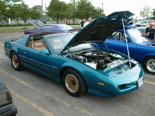2005 103.3 Shredd and Ragan Cruise Night: Image 7