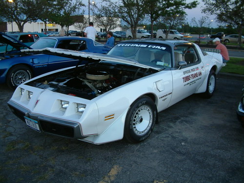 2006 103.3 Shredd and Ragan Cruise Night: Image 4