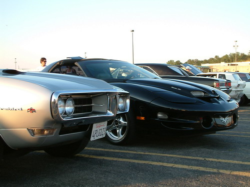 2006 103.3 Shredd and Ragan Cruise Night: Image 10