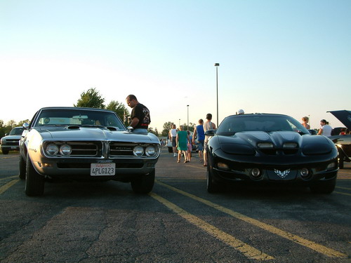 2006 103.3 Shredd and Ragan Cruise Night: Image 3