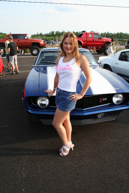 2008 Shredd and Ragan Cruise Night girls: Image 12