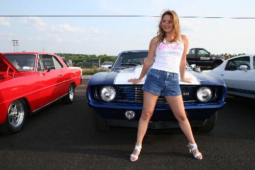2008 Shredd and Ragan Cruise Night girls: Image 6