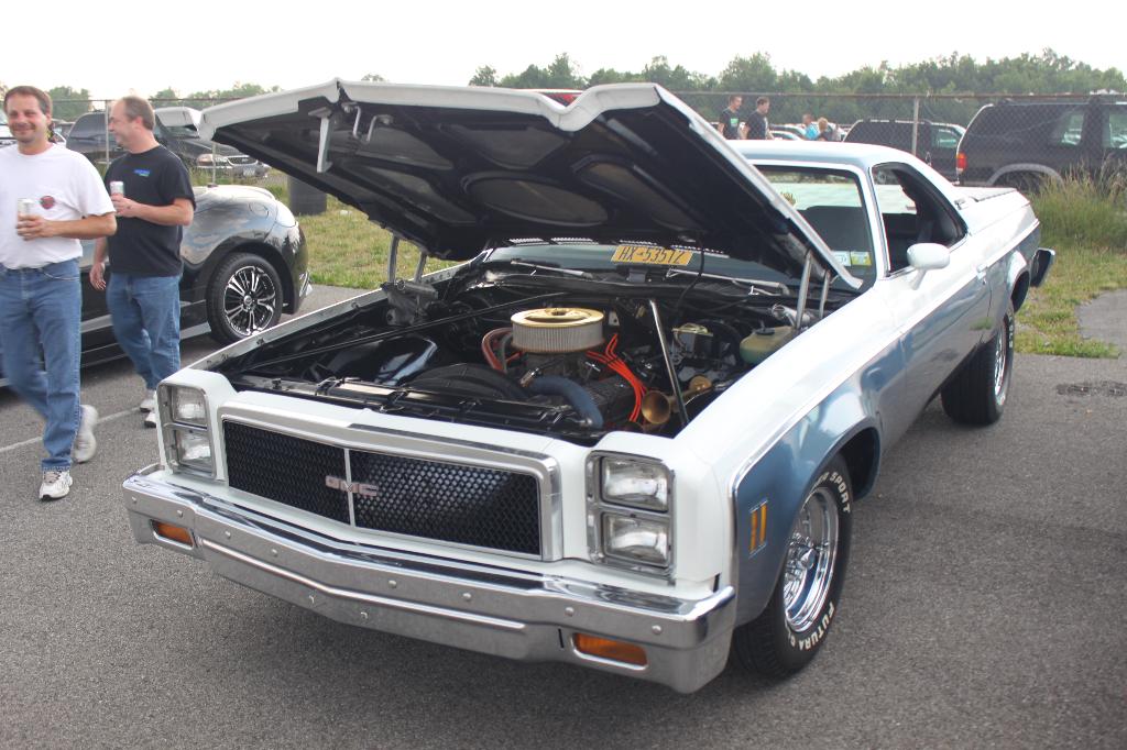 2011 Shredd & Ragan Cruise Night: Image 4