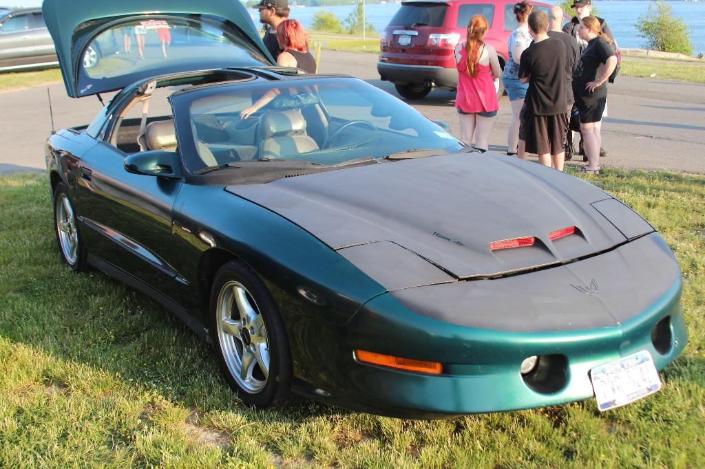 2012 Shredd & Ragan Cruise Night at Gratwick: Image 10
