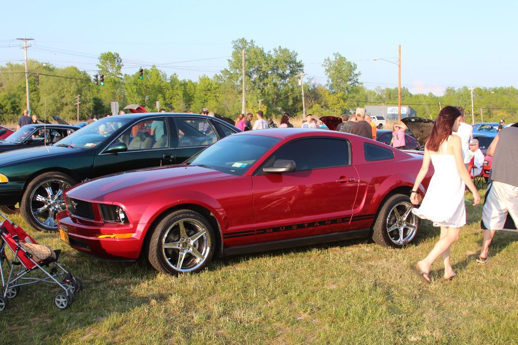 2012 Shredd & Ragan Cruise Night at Gratwick: Image 12