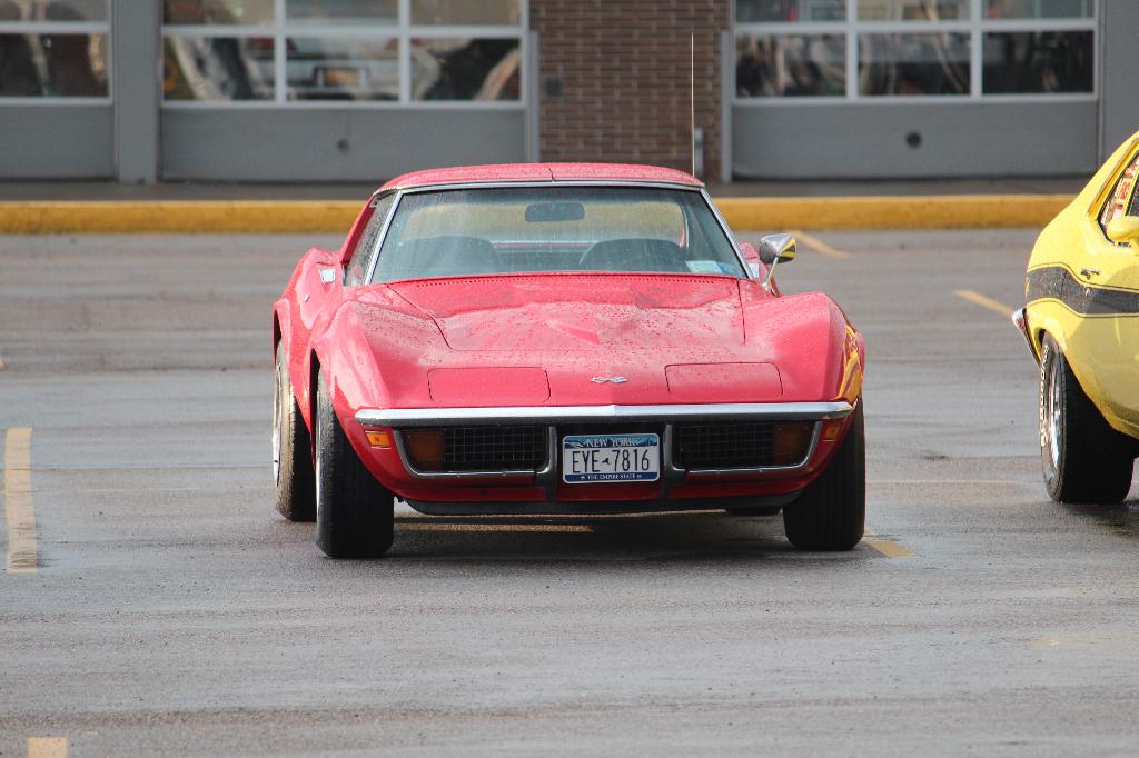 2013 Shredd & Ragan 103.3 Cruise Night at Eastern Hills Mall: Image 5
