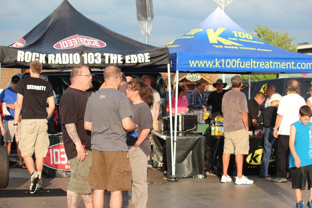2013 Shredd & Ragan 103.3 Cruise Night at Eastern Hills Mall: Image 8