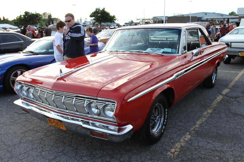 2013 Shredd & Ragan 103.3 Cruise Night at Eastern Hills Mall: Image 10