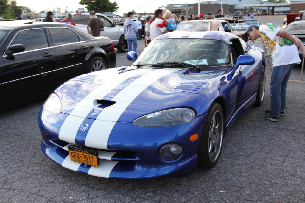 2013 Shredd & Ragan 103.3 Cruise Night at Eastern Hills Mall: Image 11