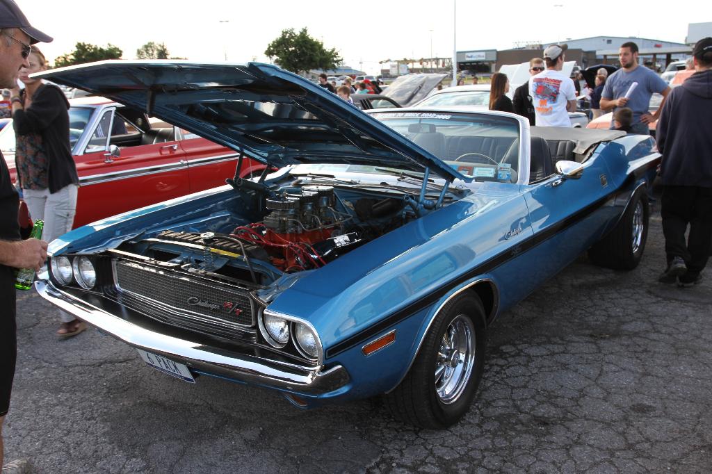 2013 Shredd & Ragan 103.3 Cruise Night at Eastern Hills Mall: Image 9